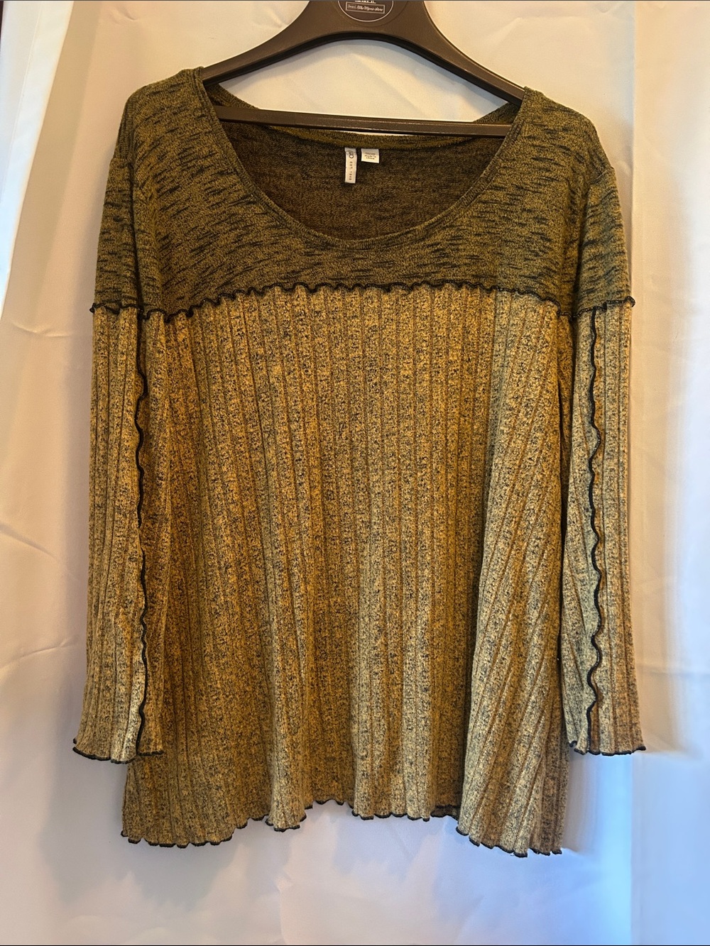 Cato Two-Tone Olive and Mustard Ribbed Scoop Neck Top